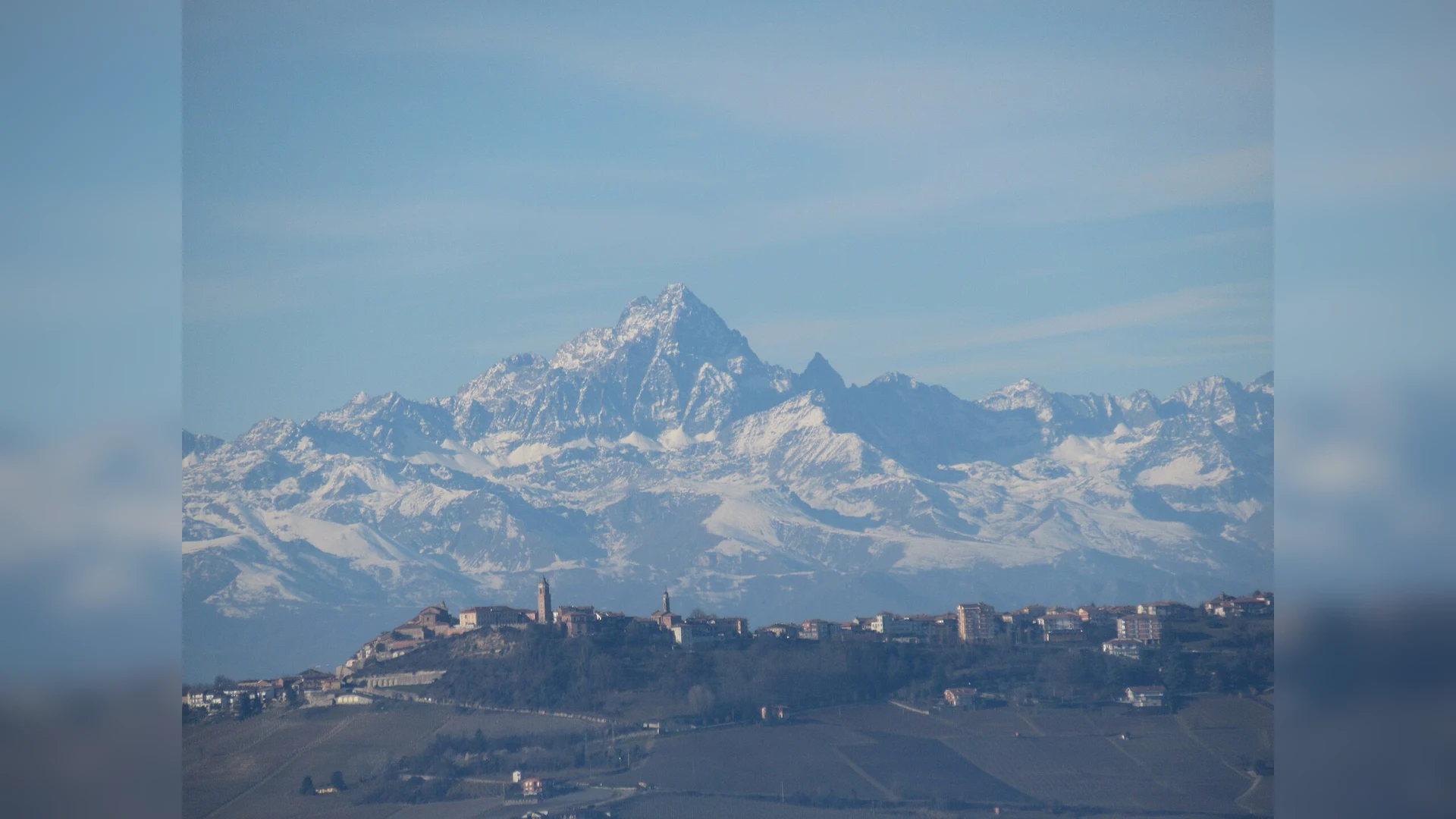 Panorama dalla Panchina Gigante n. 65 di La Morra (Piemonte)